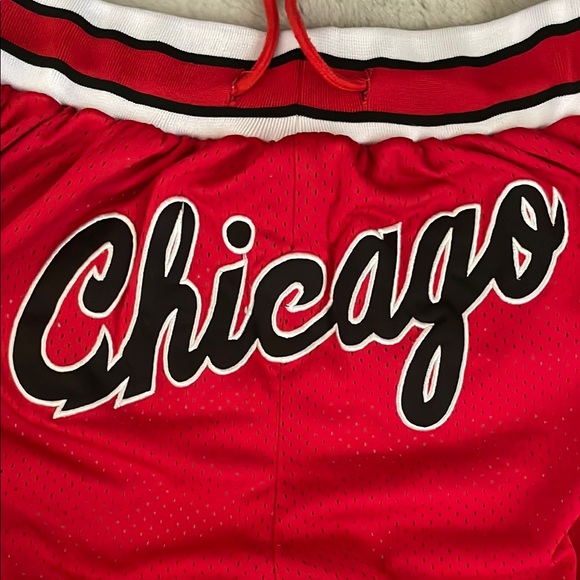 Official Chicago Bulls Just Don Red Basketball NBA Shorts 1997-98 - Picture 9 of 9